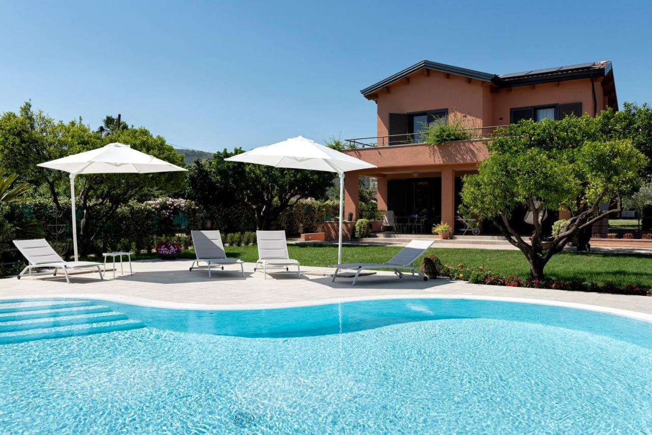 Bed and Breakfast Le Monachelle Luxury Эболи Экстерьер фото